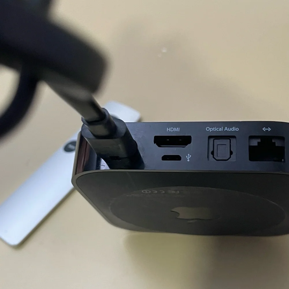 Apple TV A1427 (3rd Generation) Black Streaming Device with Remote and Cable - Picture 5 of 15